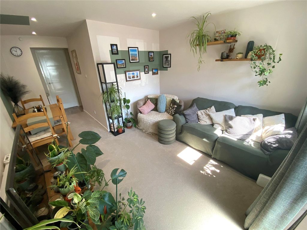Property photo 2 of 19 Picture No. 05
