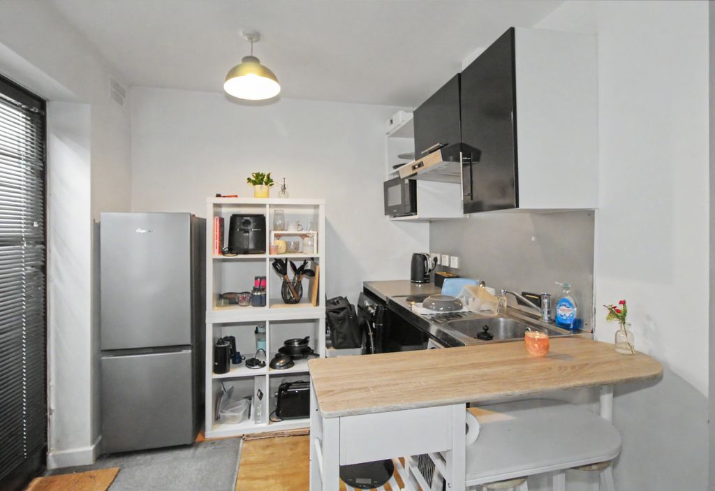 Property photo 3 of 4