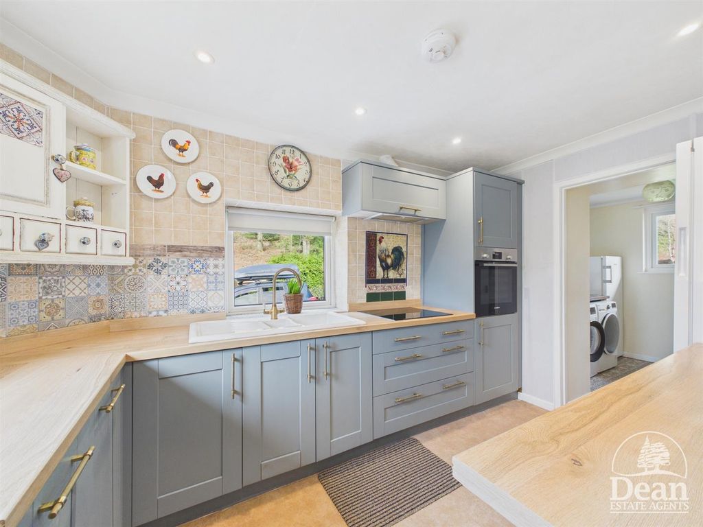 Property photo 3 of 31