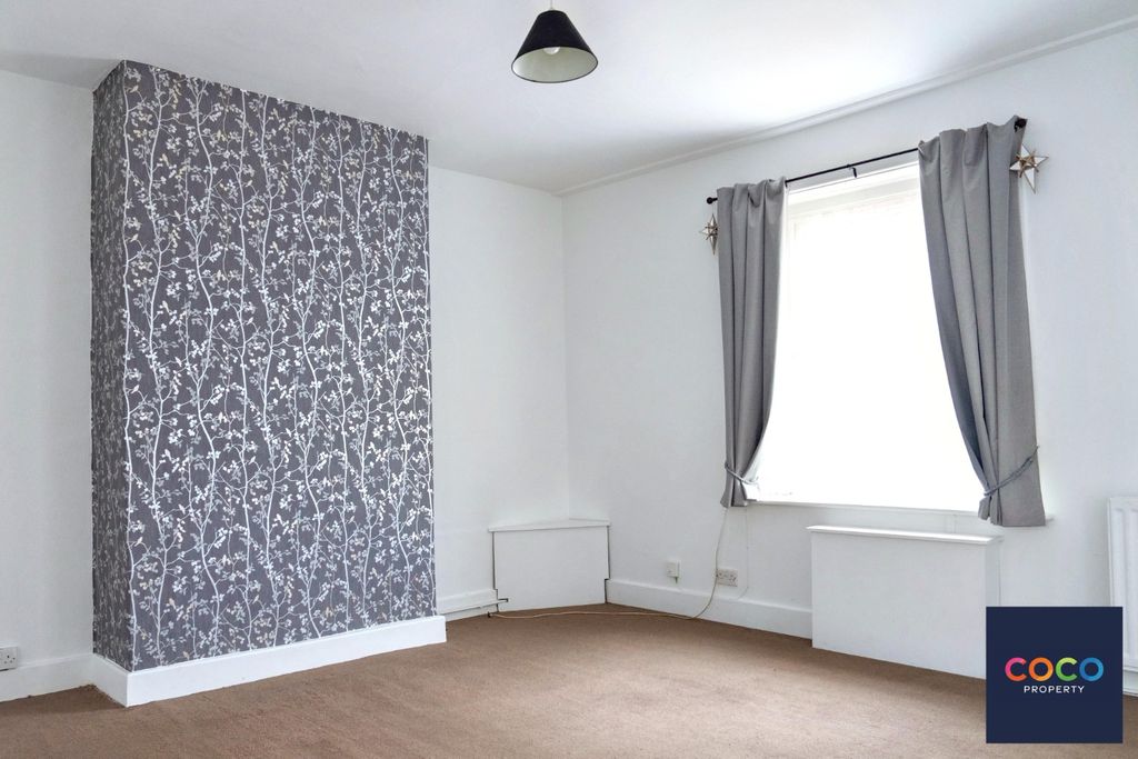 Property photo 2 of 11 5429914
