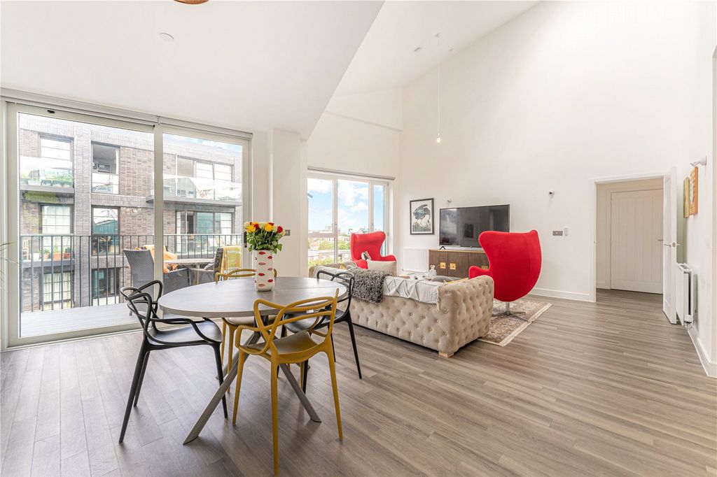 Property photo 1 of 23 Reception