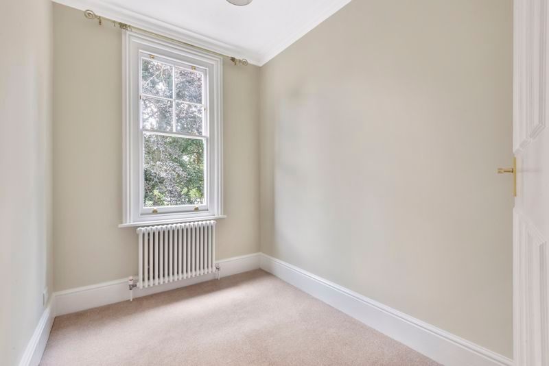 Additional image 7 of 3 bed flat to rentKings Road, Horsham RH13