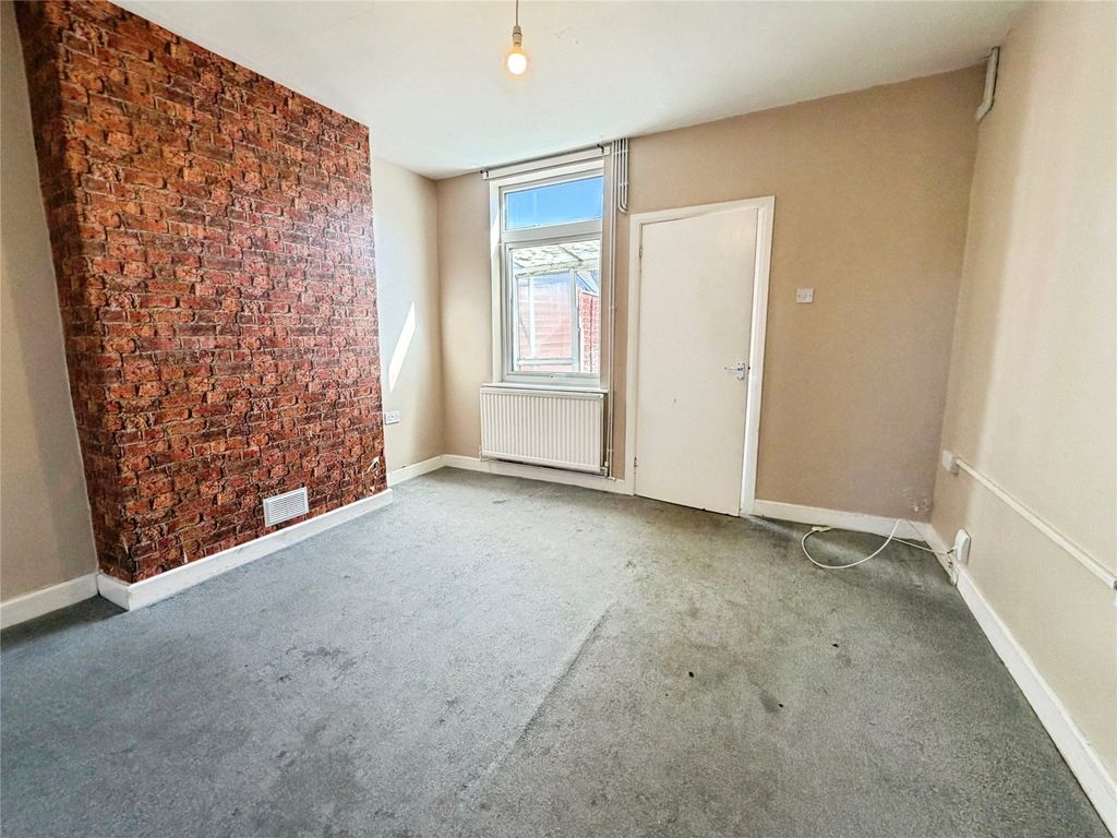Property photo 3 of 9 Dining Room