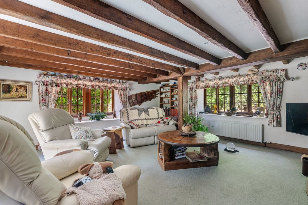 Property photo 3 of 21 Sitting Room