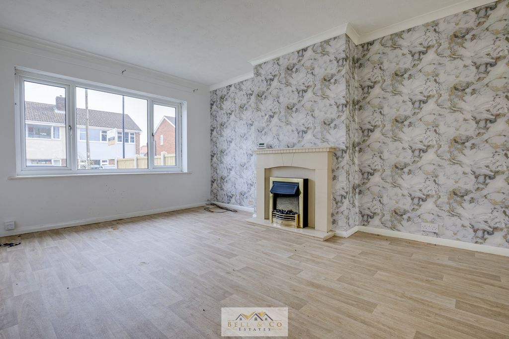 Property photo 3 of 18 Lounge 1.3