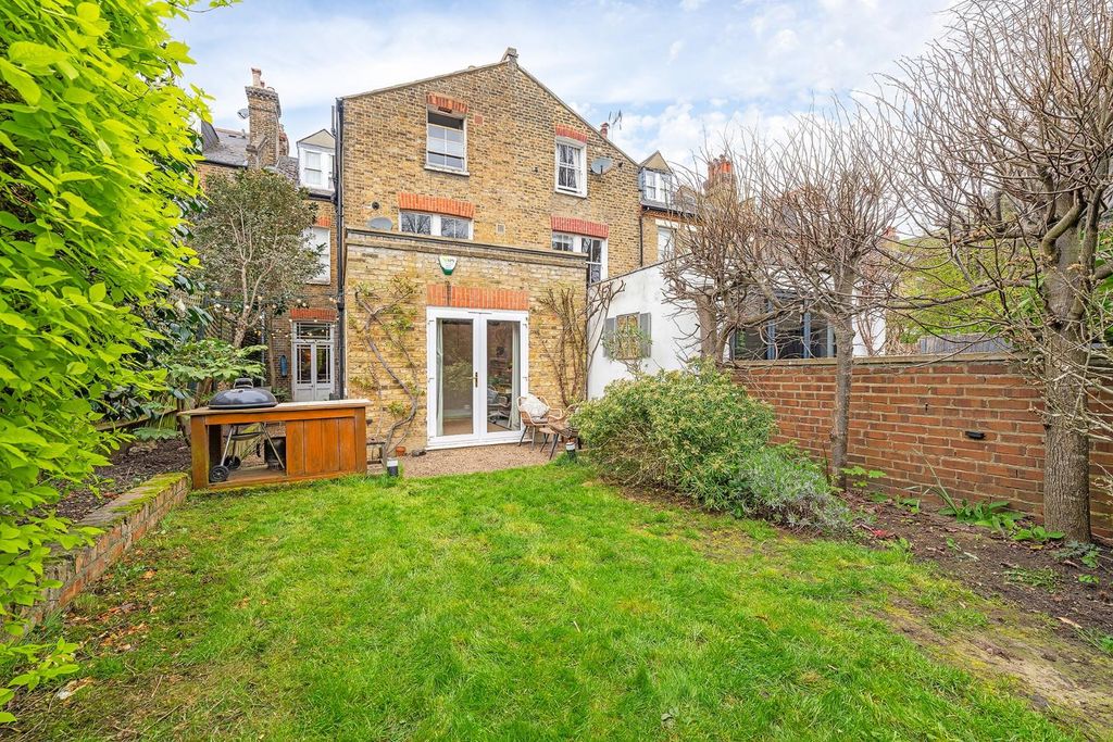 Property photo 3 of 15 Garden (1).Jpg