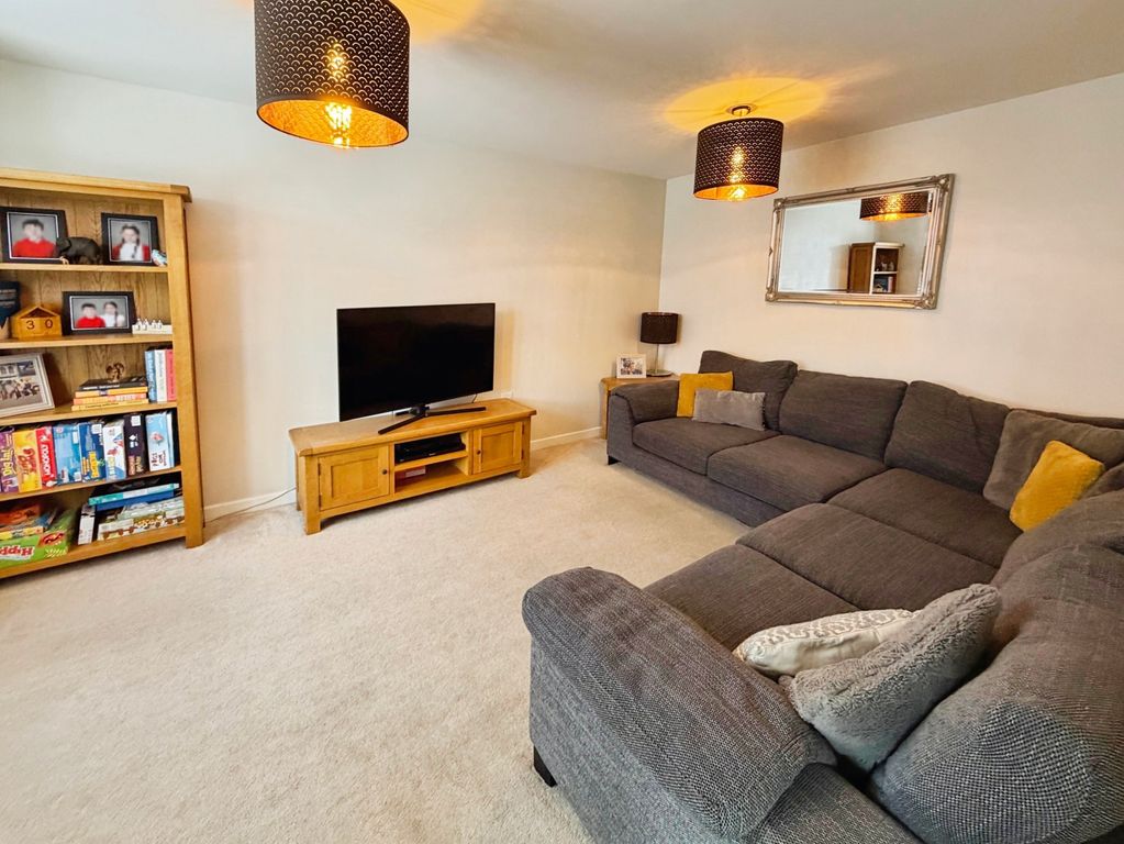 Property photo 2 of 23