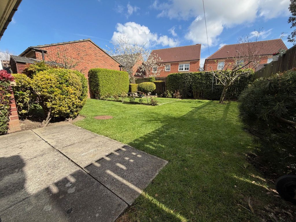 Property photo 2 of 21