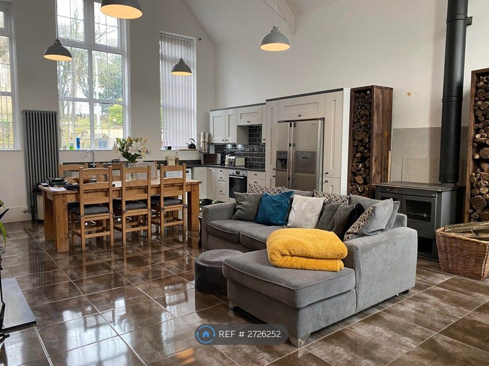 Property photo 1 of 32