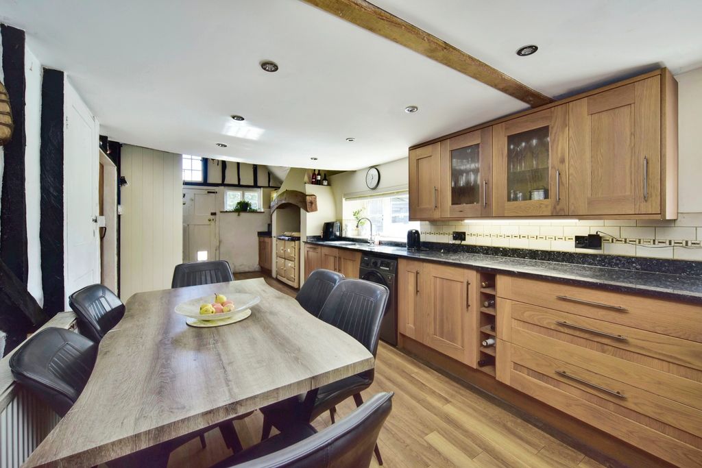 Property photo 3 of 24 Kitchen