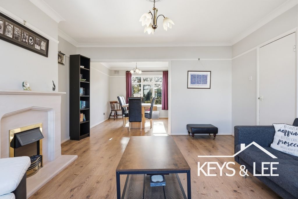 Property photo 2 of 16 4958064