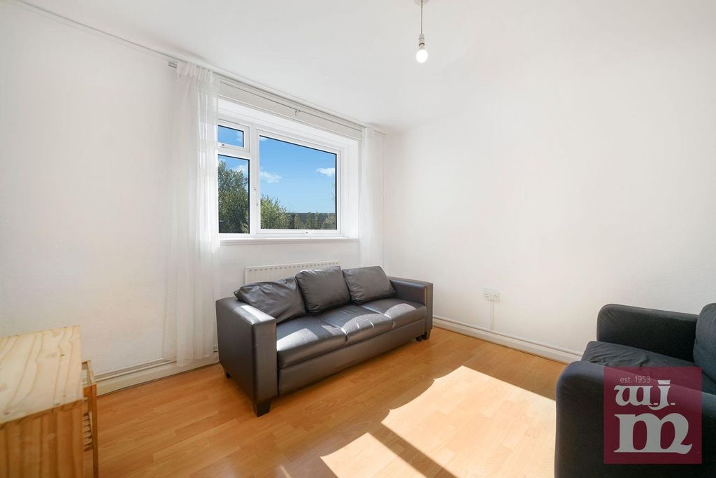 Property photo 2 of 12 Reception