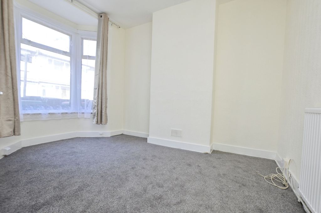 Property photo 3 of 11 Pbox-Img.Jpg