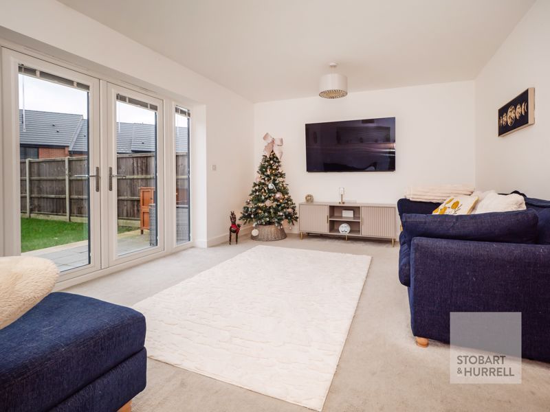 Property photo 3 of 21 Lounge