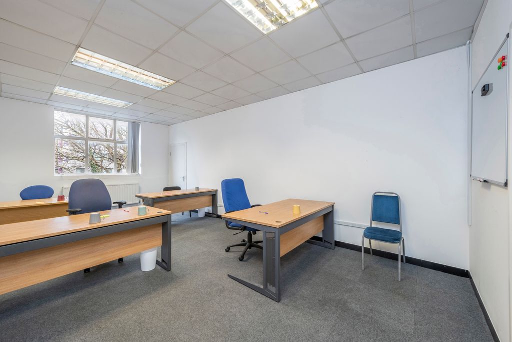 Property photo 2 of 9 Office