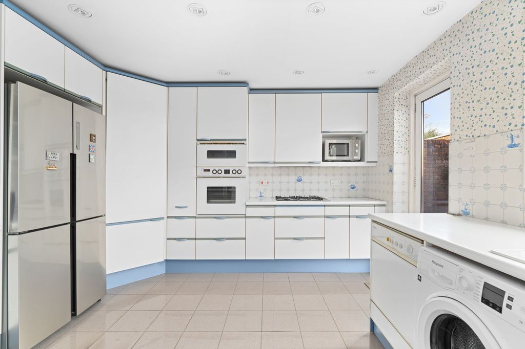 Additional image 10 of 4 bed detached house for saleHartland Road, Epping CM16