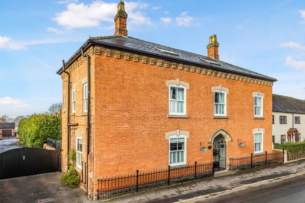 Property photo 2 of 46