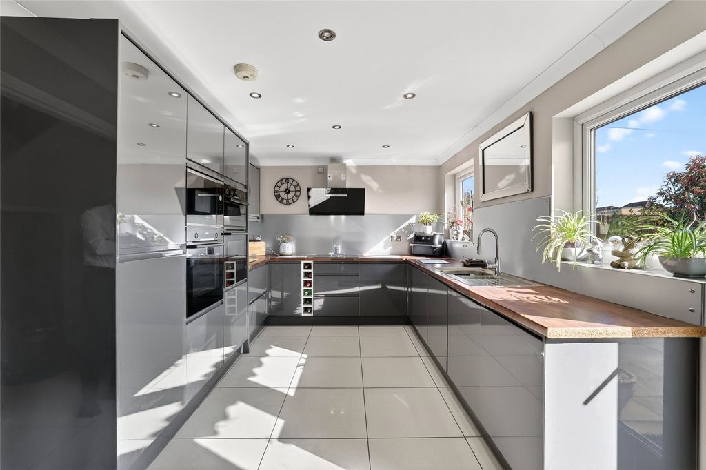 Property photo 3 of 26 Picture No. 20