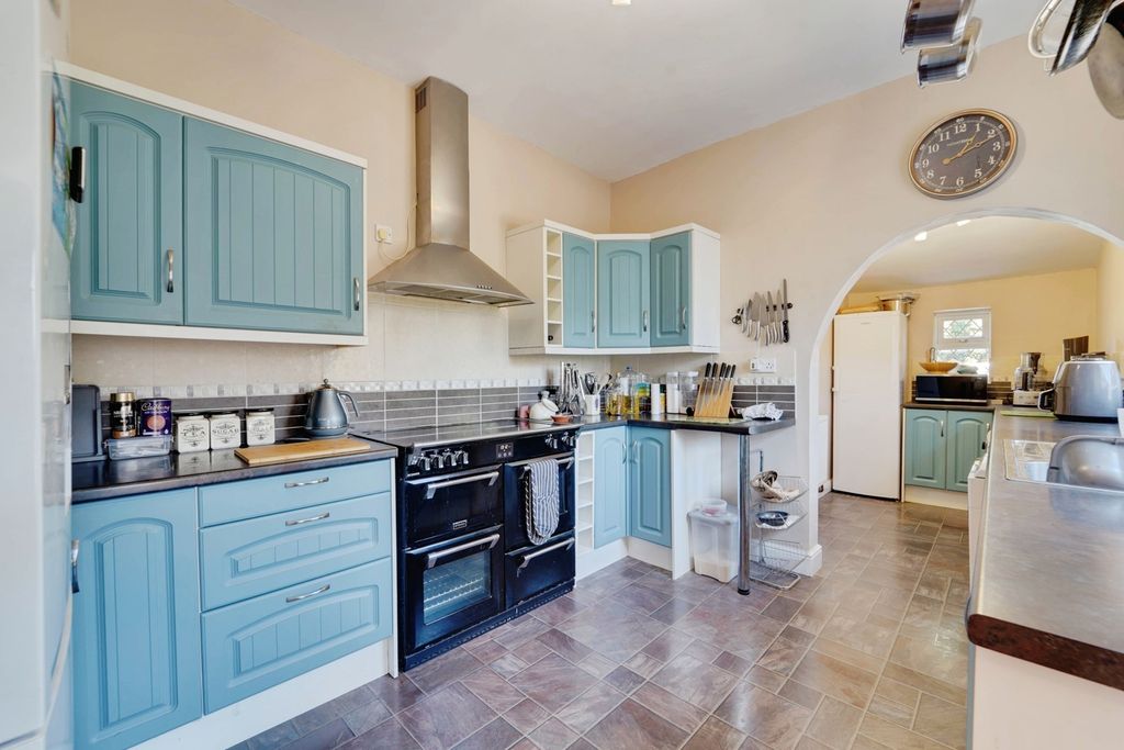 Property photo 3 of 31 Pbox-Img.Jpg