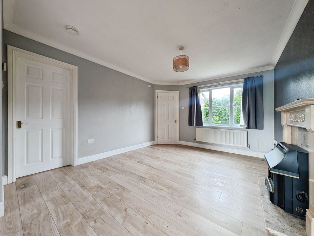 Property photo 3 of 23
