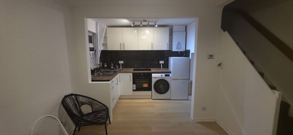 Property photo 2 of 16 Gallery