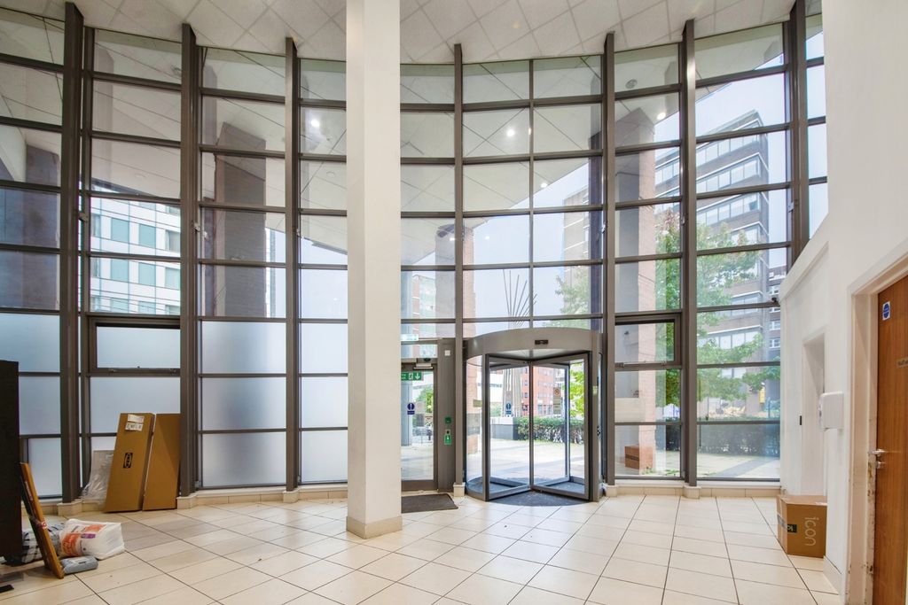 Property photo 2 of 19 Pbox-Img.Jpg