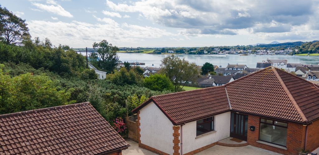 Property photo 2 of 47 002