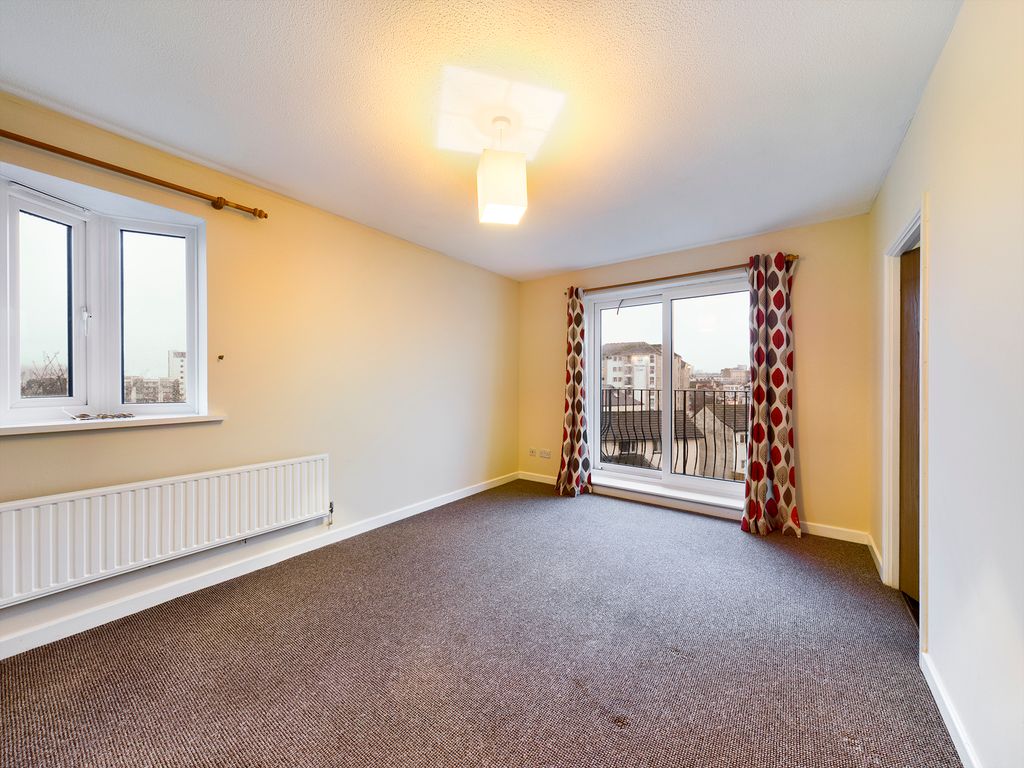 Property photo 3 of 6