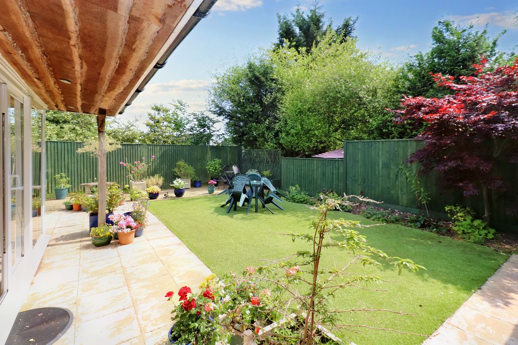 Property photo 2 of 11