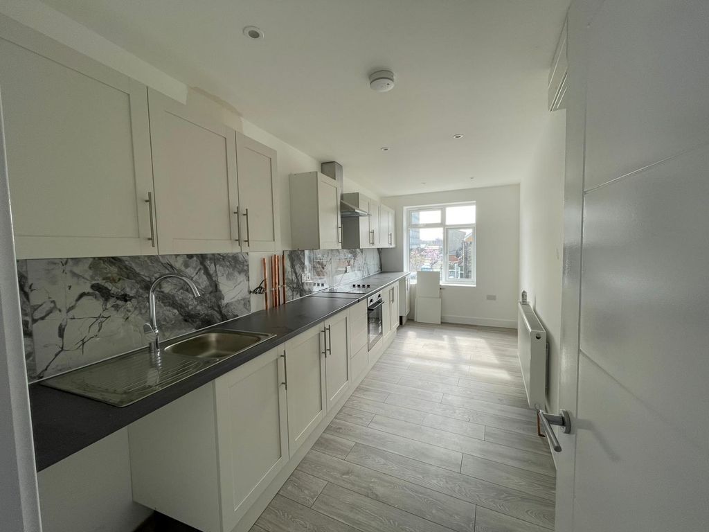 Property photo 1 of 19 Photo 12