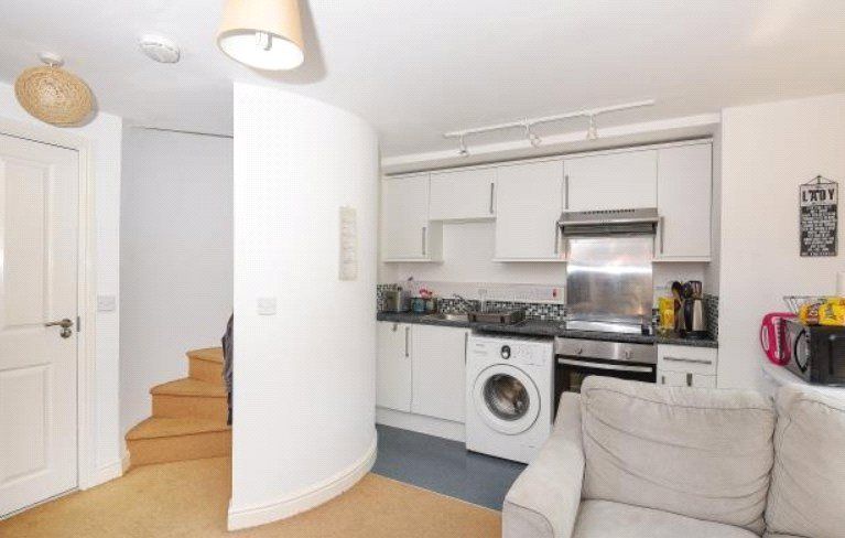 Property photo 3 of 9 Kitchen/Reception