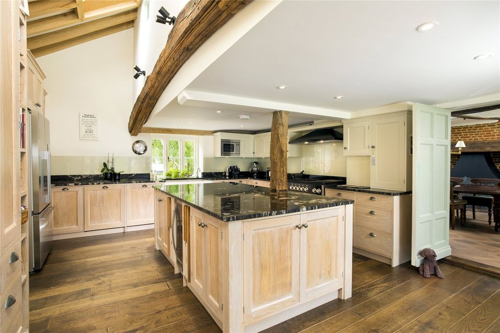 Property photo 3 of 22 Kitchen