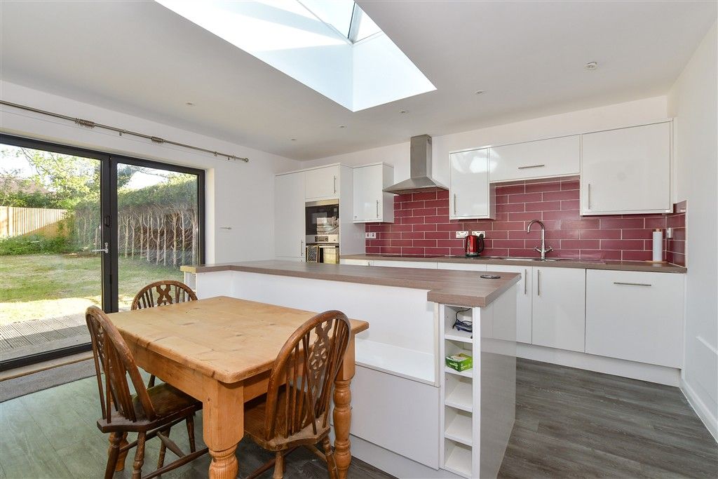 Property photo 2 of 11 Kitchen