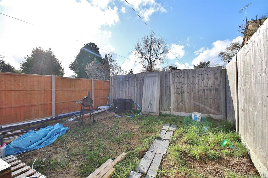 Property photo 3 of 6 Private Garden