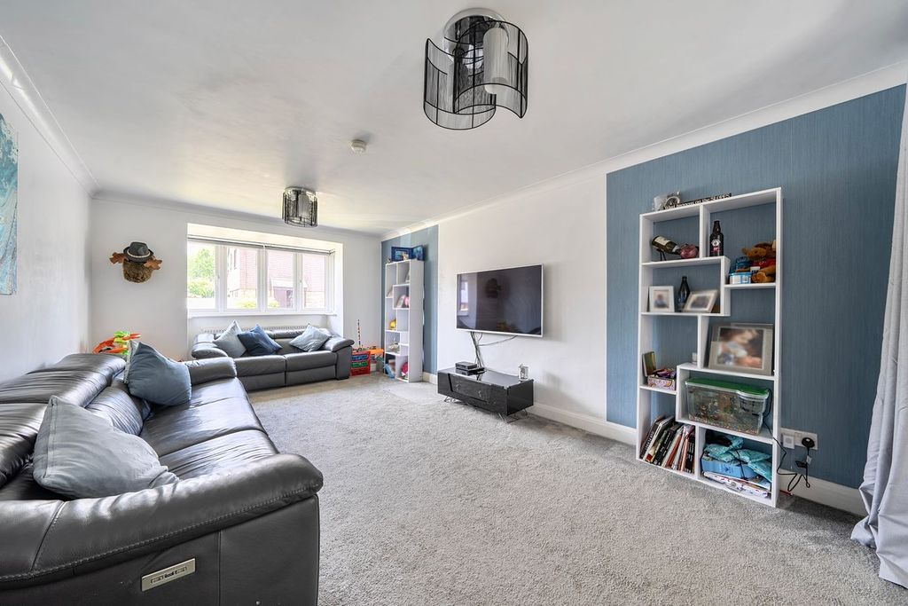 Property photo 3 of 17