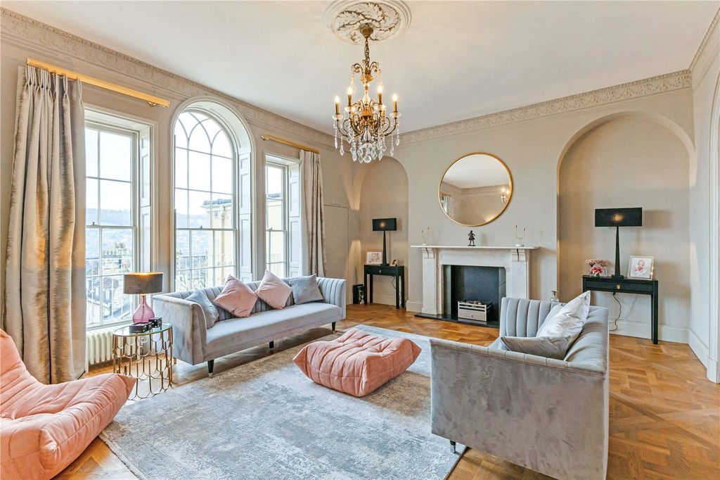 Property photo 3 of 25 Drawing Room