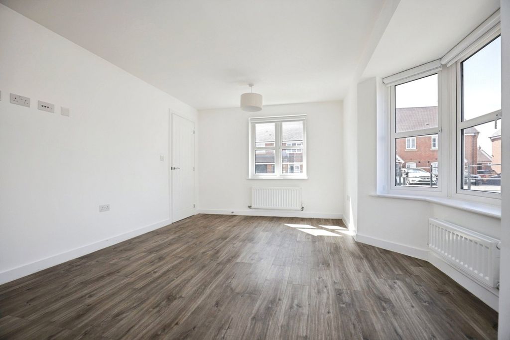 Property photo 2 of 18 Photo