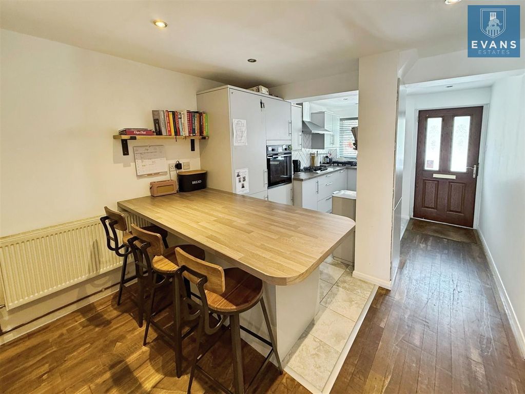 Property photo 2 of 17 Refitted Kitchen Diner