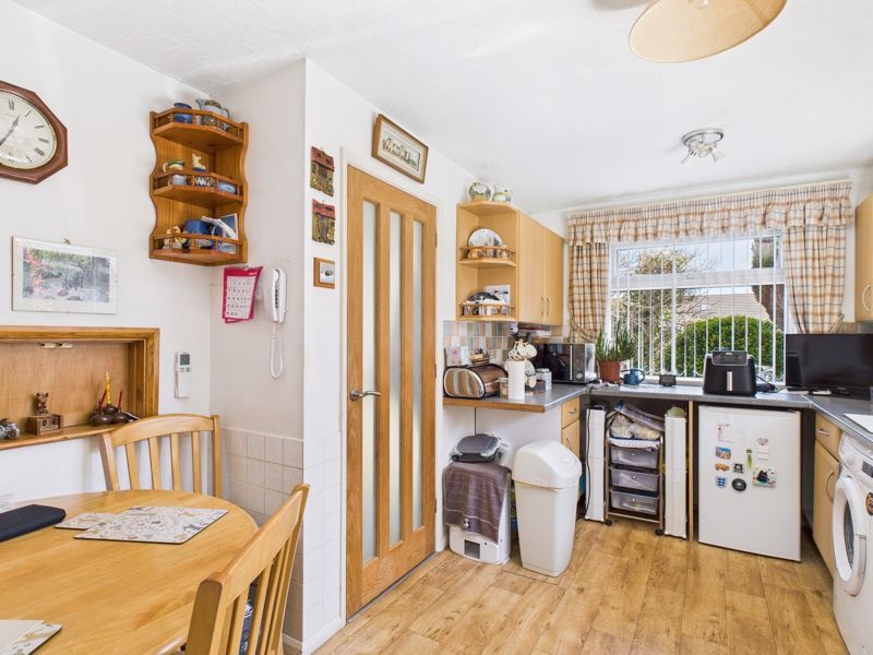 Property photo 2 of 12 Kitchen