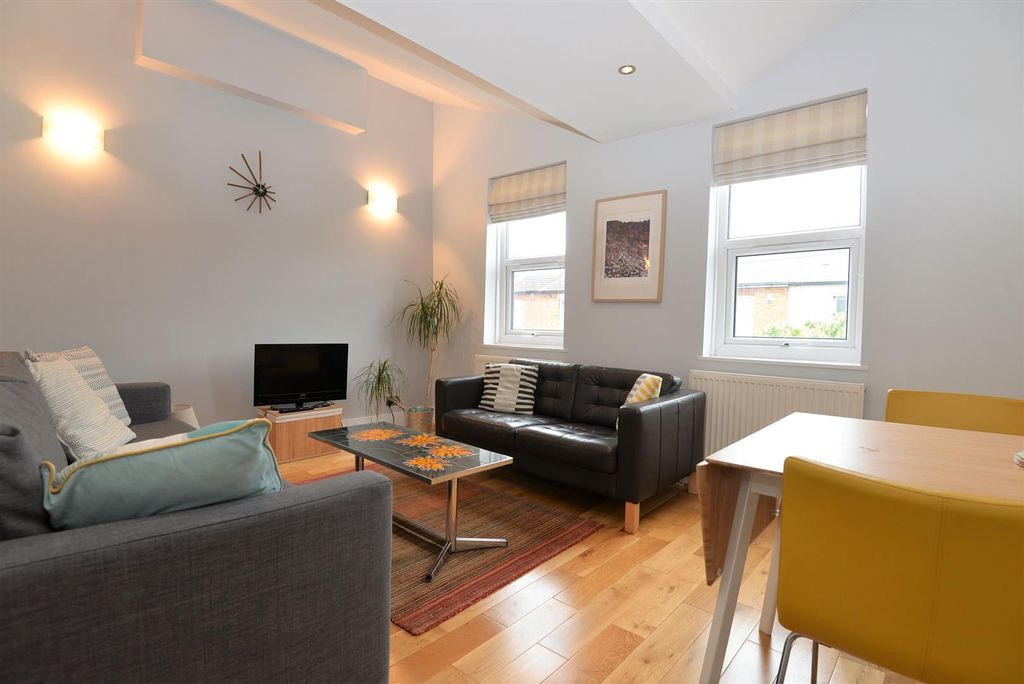 Property photo 2 of 13 2