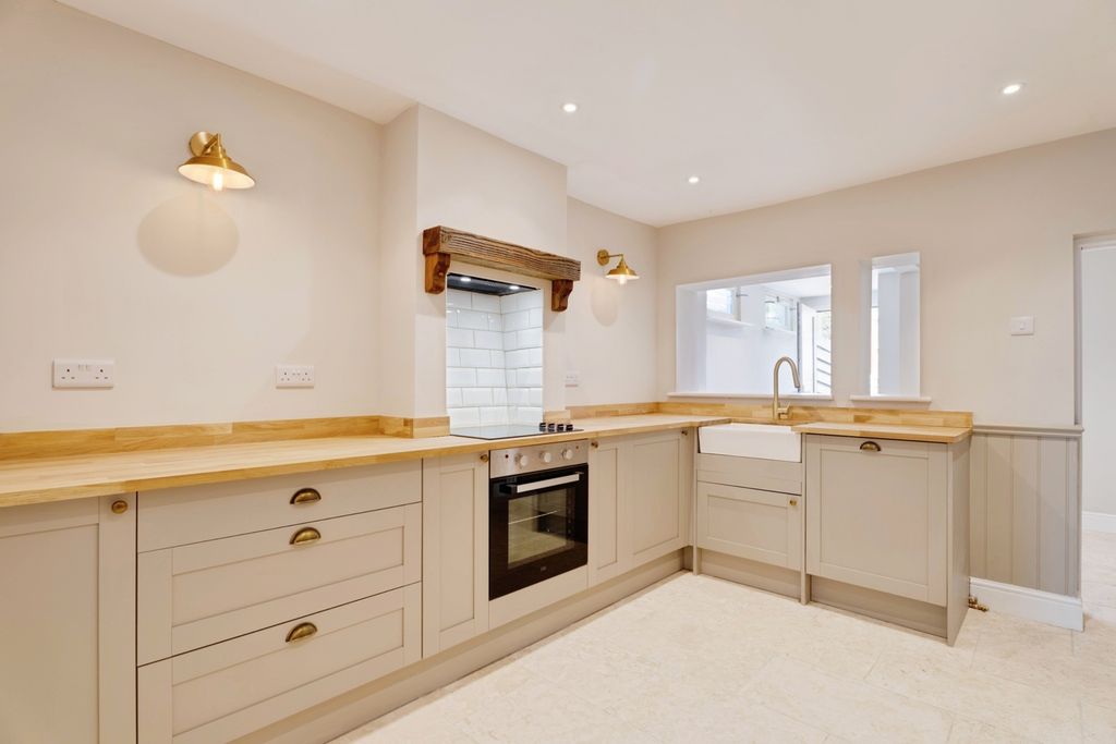 Property photo 2 of 22 Pbox-Img.Jpg