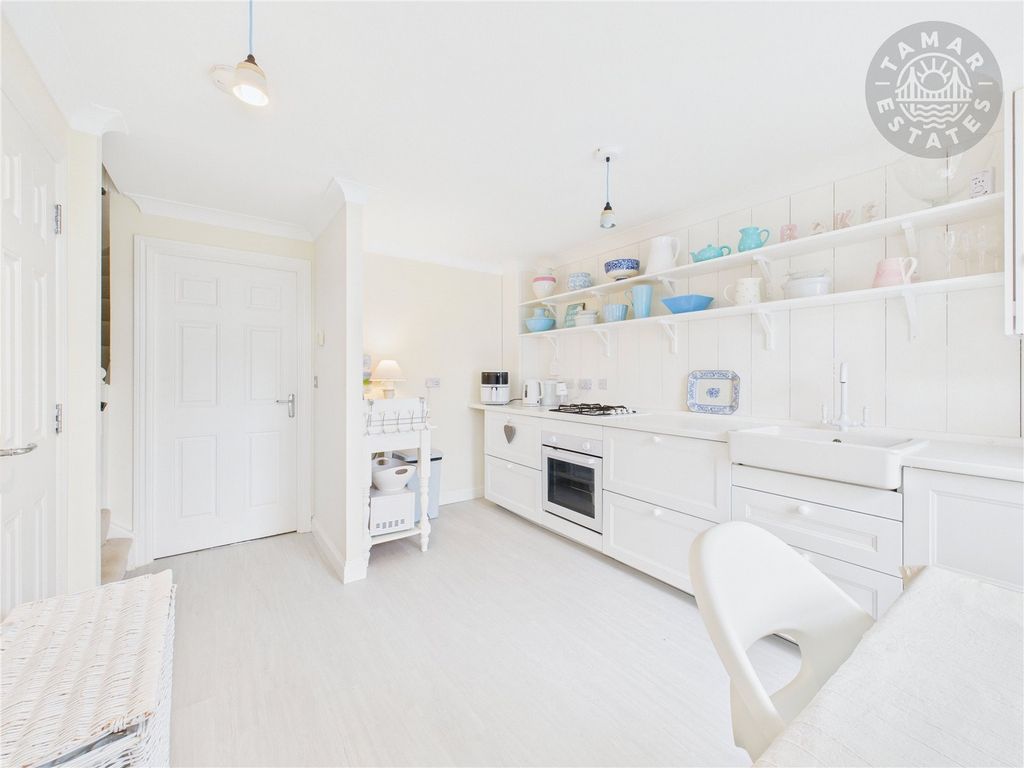 Property photo 2 of 15 Kitchen/Breakfast Rm