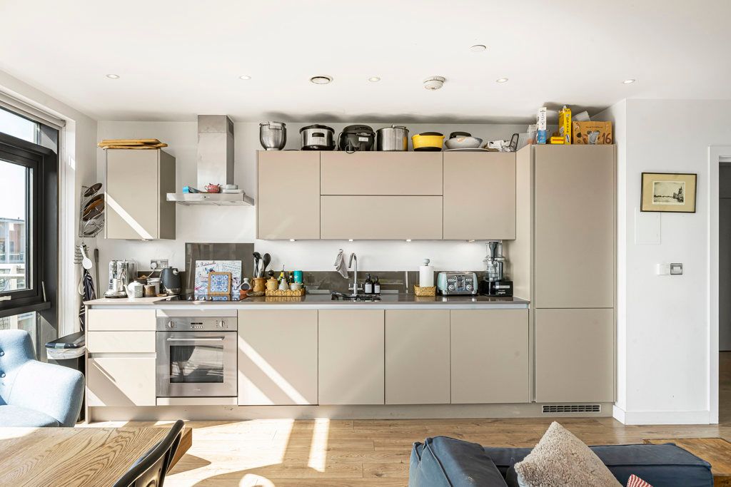 Property photo 3 of 21 Kitchen