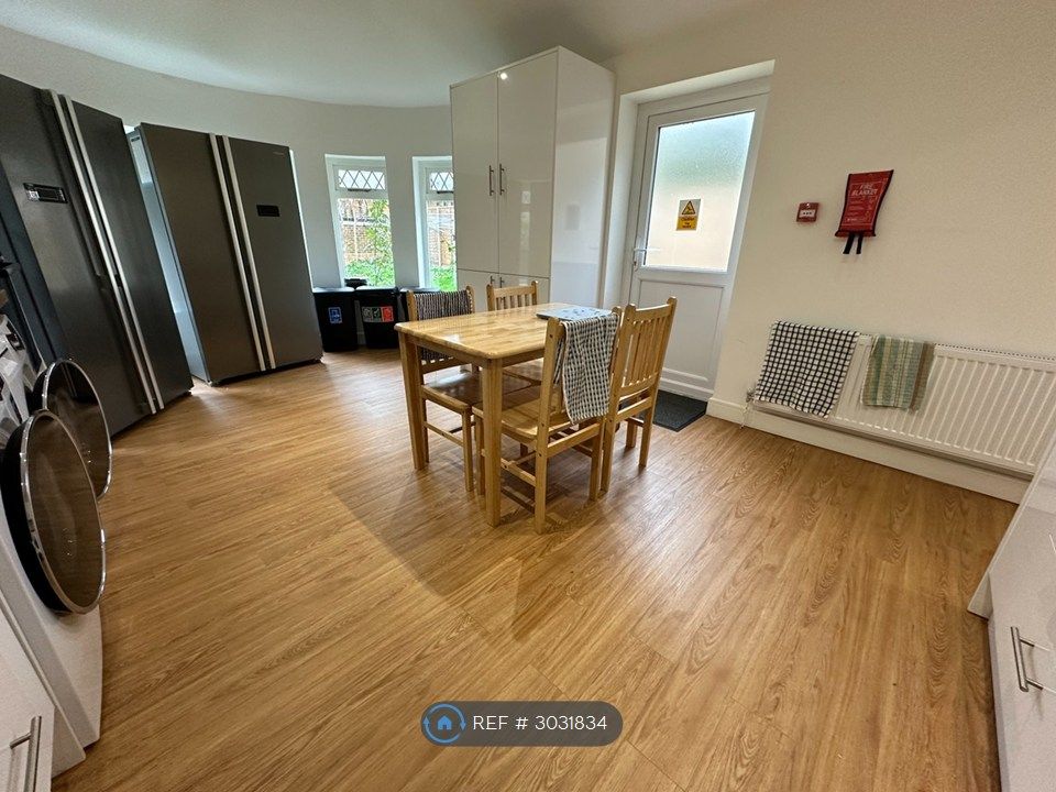 Property photo 2 of 12 Large Kitchen/Dining