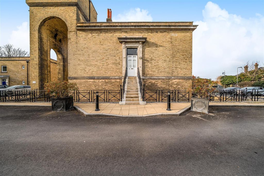 Property photo 1 of 15 Front