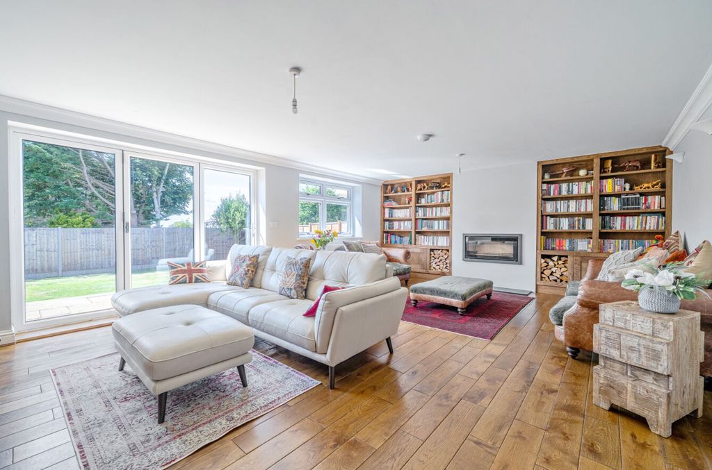 Property photo 2 of 17