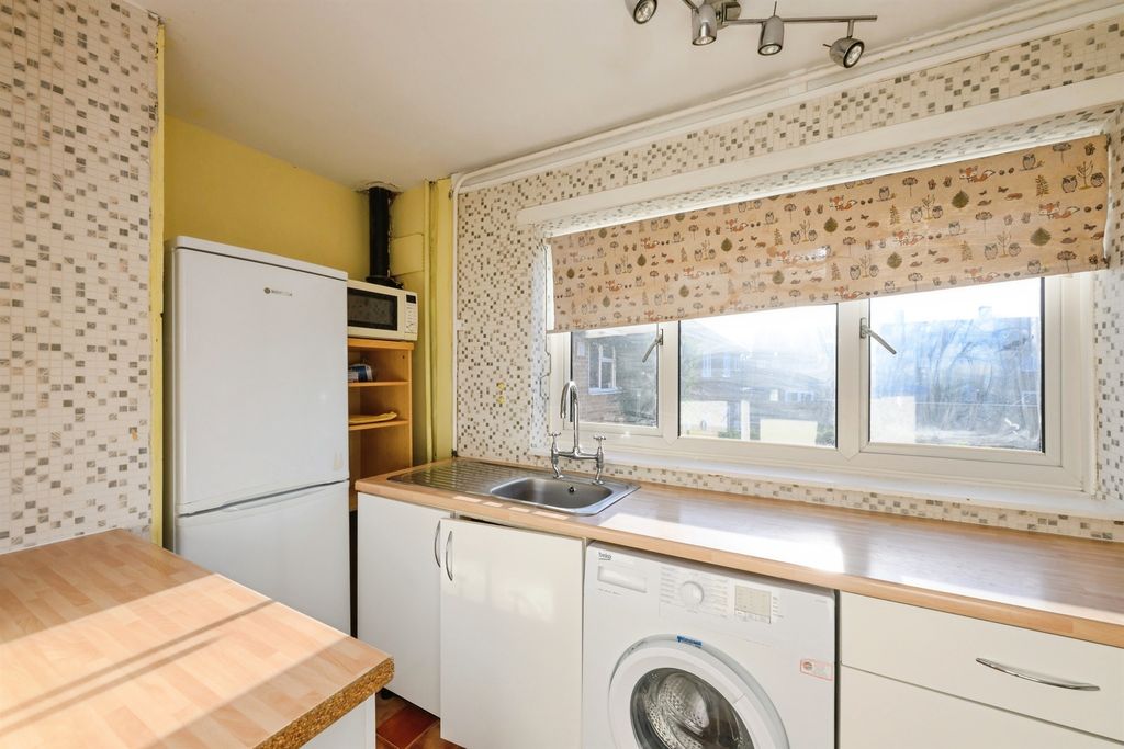 Property photo 3 of 14