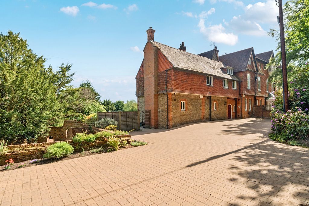 Property photo 1 of 35 1461118-2-6A0F26d...