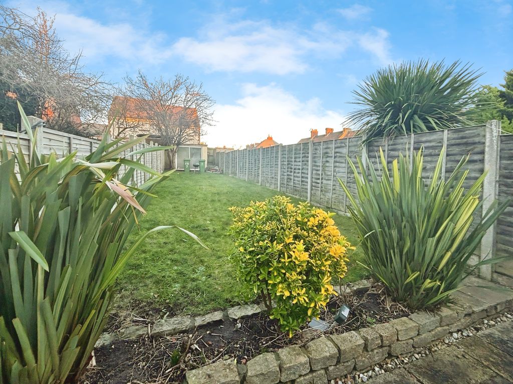 Property photo 3 of 7 5F318Cbb-Oui