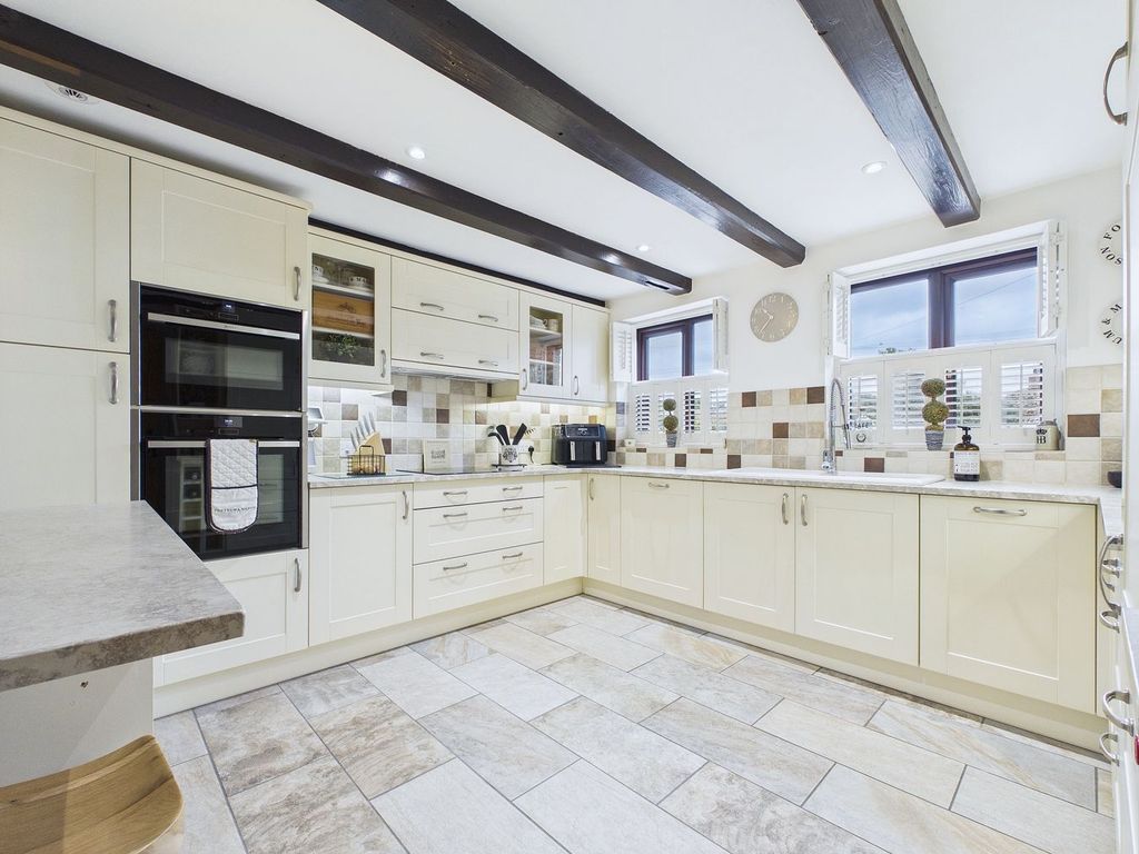 Property photo 3 of 37